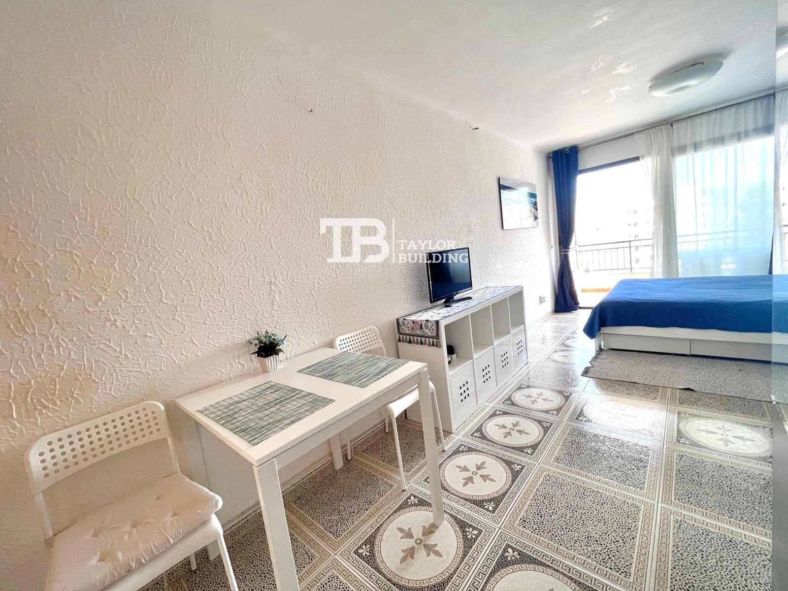 Apartamento para venda em Santa Ponsa com piscina - 250 000 € (Ref: 9973747)