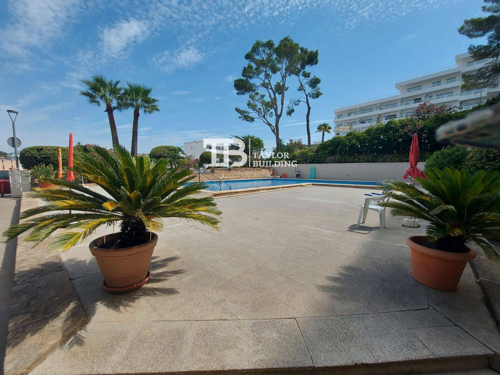 Apartamento para venda em Santa Ponsa com piscina - 250 000 € (Ref: 9973747)
