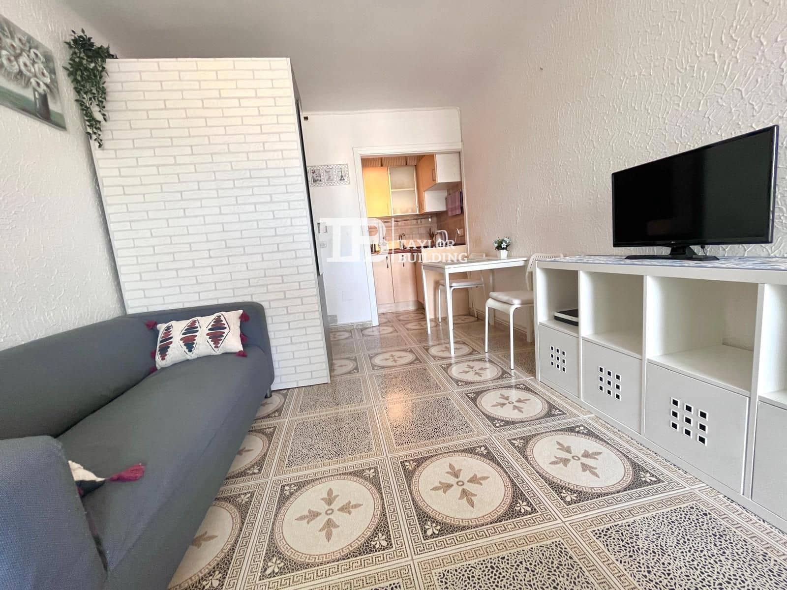 Apartamento para venda em Santa Ponsa com piscina - 250 000 € (Ref: 9973747)