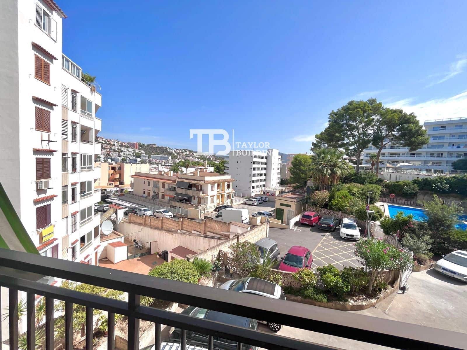 Apartamento para venda em Santa Ponsa com piscina - 250 000 € (Ref: 9973747)