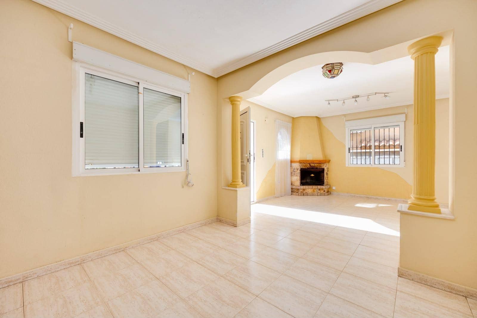 4 bedroom Villa for sale in Aguas Nuevas with pool garage - € 289,000 (Ref: 10004111)