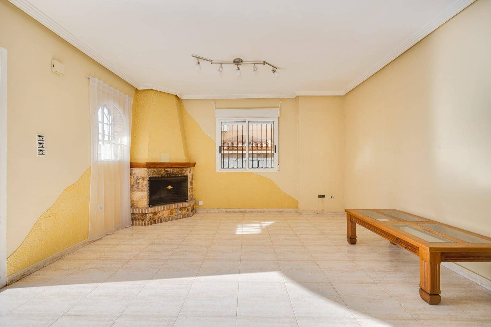 4 bedroom Villa for sale in Aguas Nuevas with pool garage - € 289,000 (Ref: 10004111)