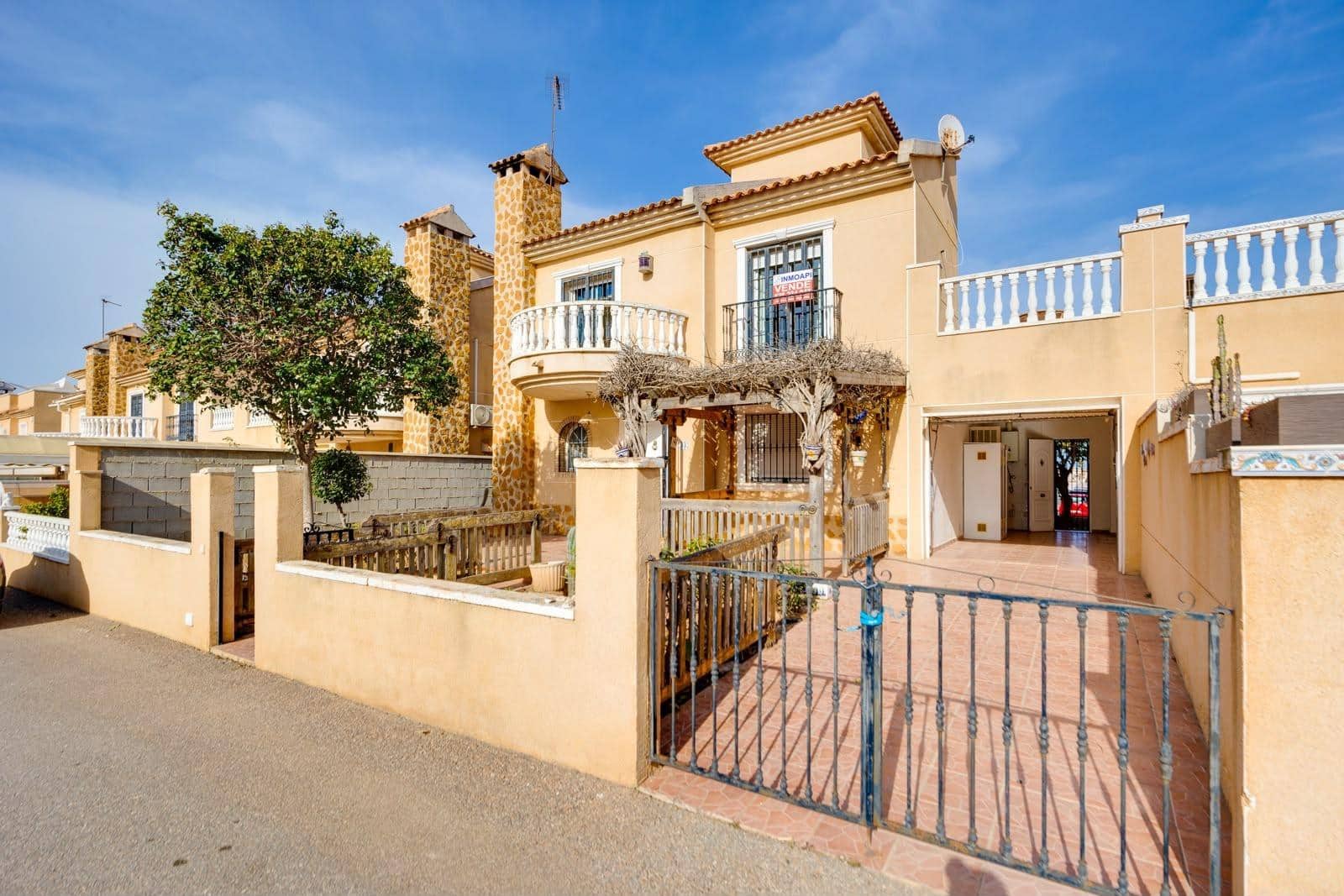 4 bedroom Villa for sale in Aguas Nuevas with pool garage - € 289,000 (Ref: 10004111)