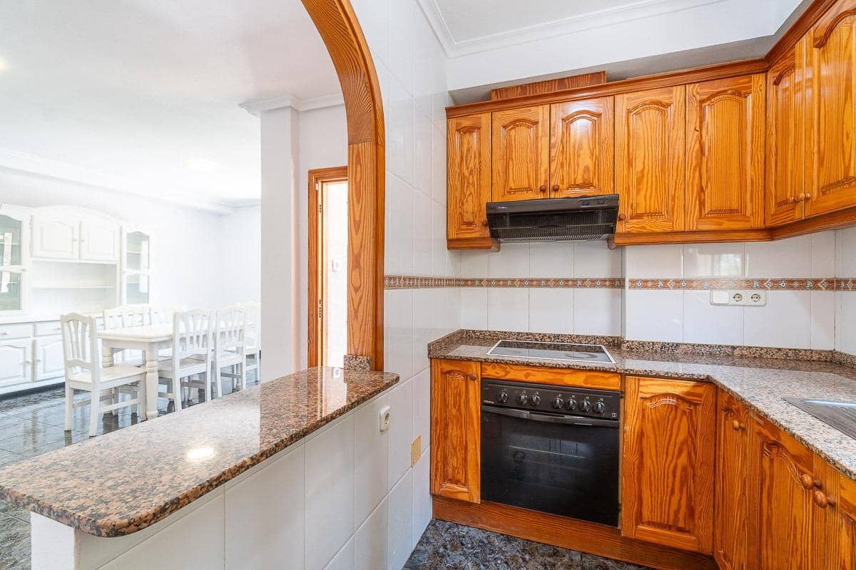 3 soveværelse Semi-Rækkehus til salg i La Zenia - € 297.000 (Ref: 10006596)