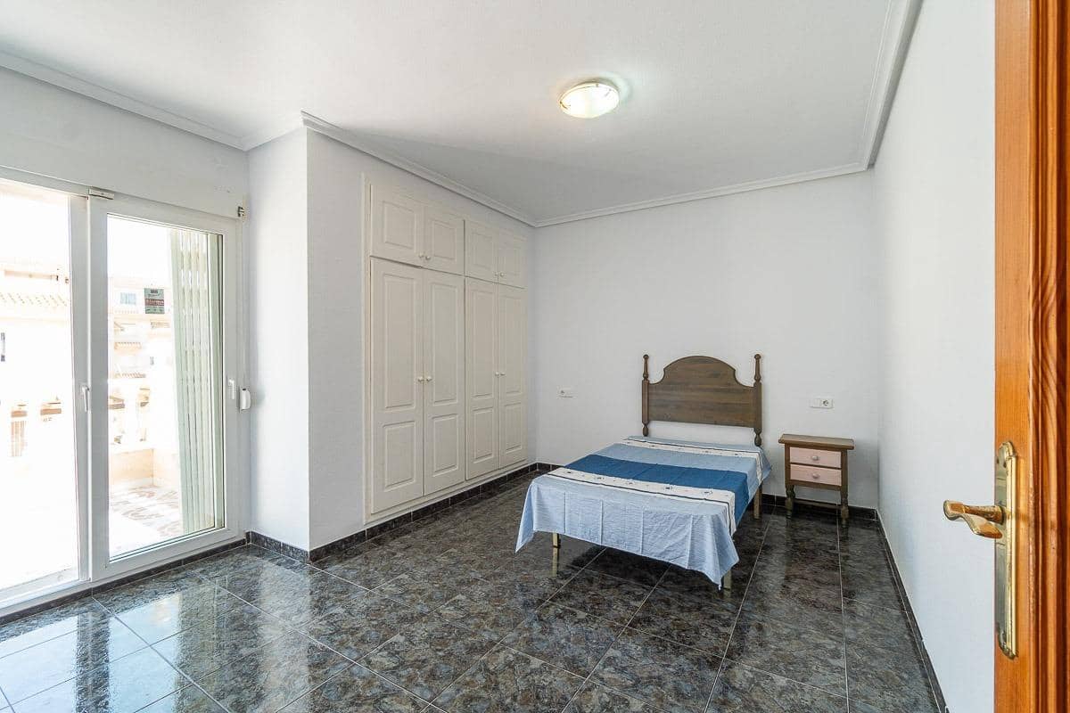 3 soveværelse Semi-Rækkehus til salg i La Zenia - € 297.000 (Ref: 10006596)