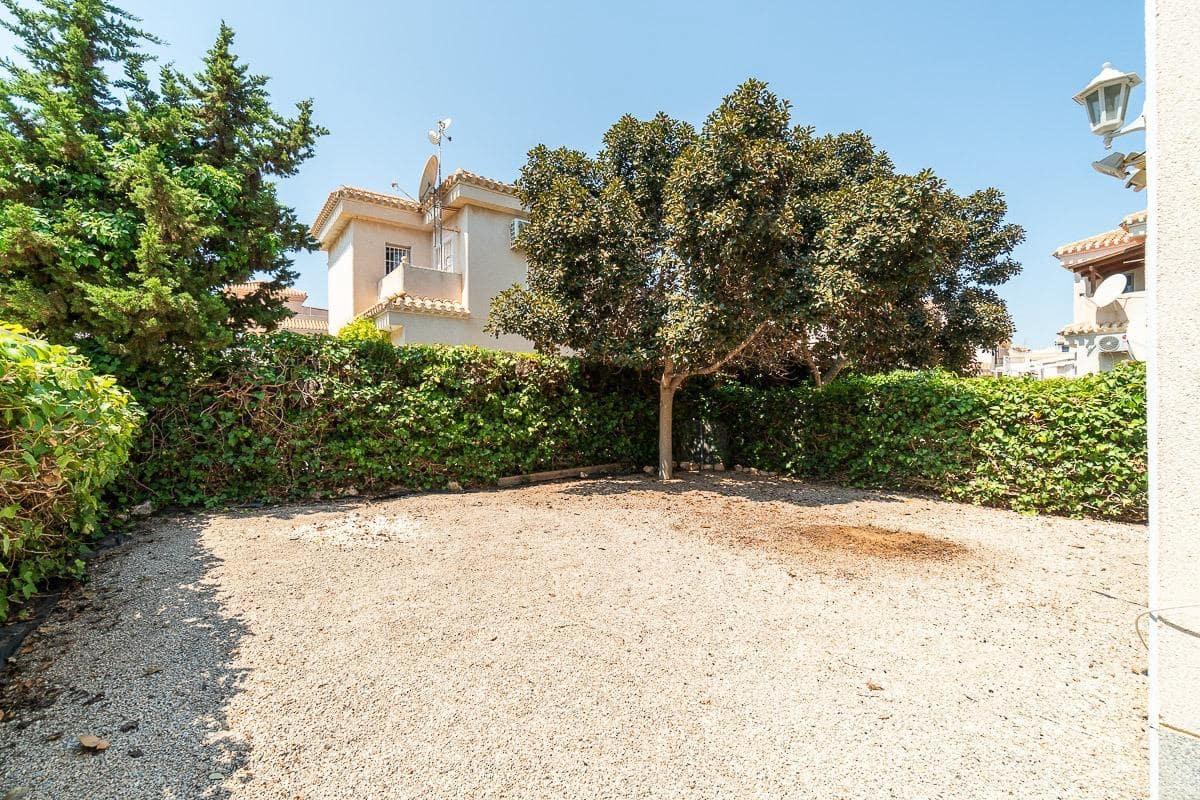 3 soveværelse Semi-Rækkehus til salg i La Zenia - € 297.000 (Ref: 10006596)
