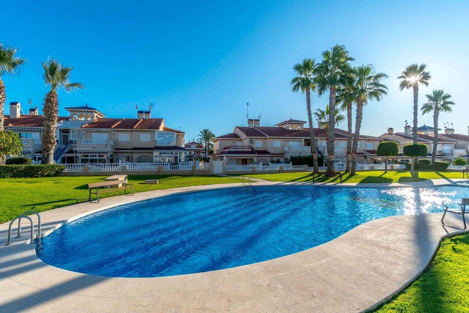 3 soverom Villa til salgs i Orihuela Costa med svømmebasseng - € 265 000 (Ref: 10006597)