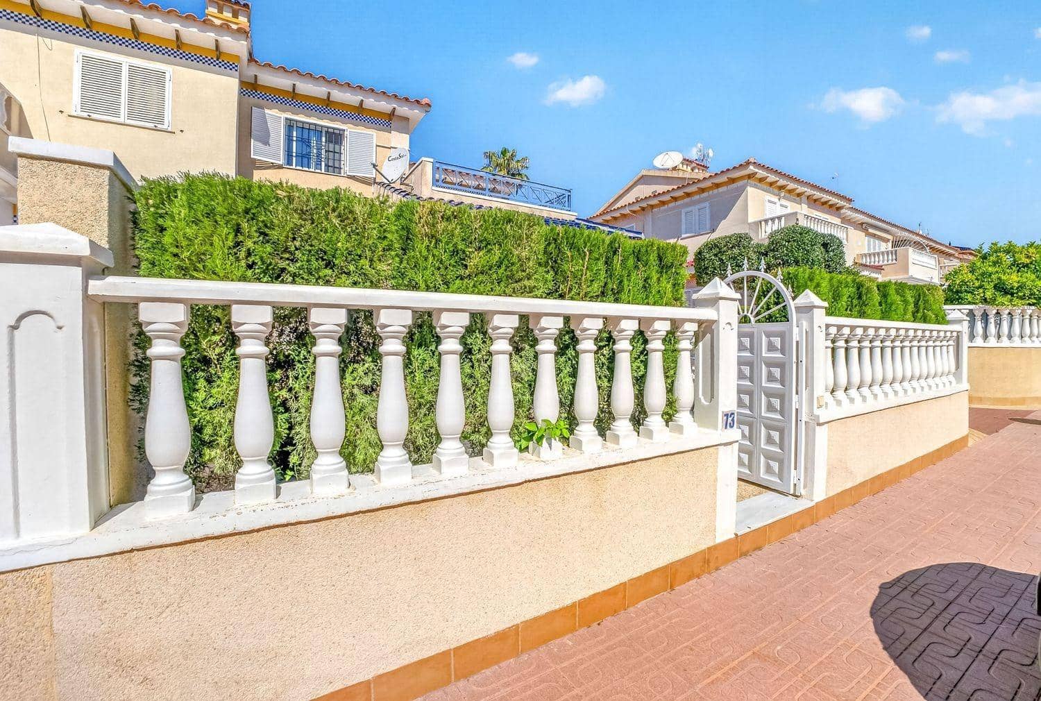 3 soverom Villa til salgs i Orihuela Costa med svømmebasseng - € 265 000 (Ref: 10006597)