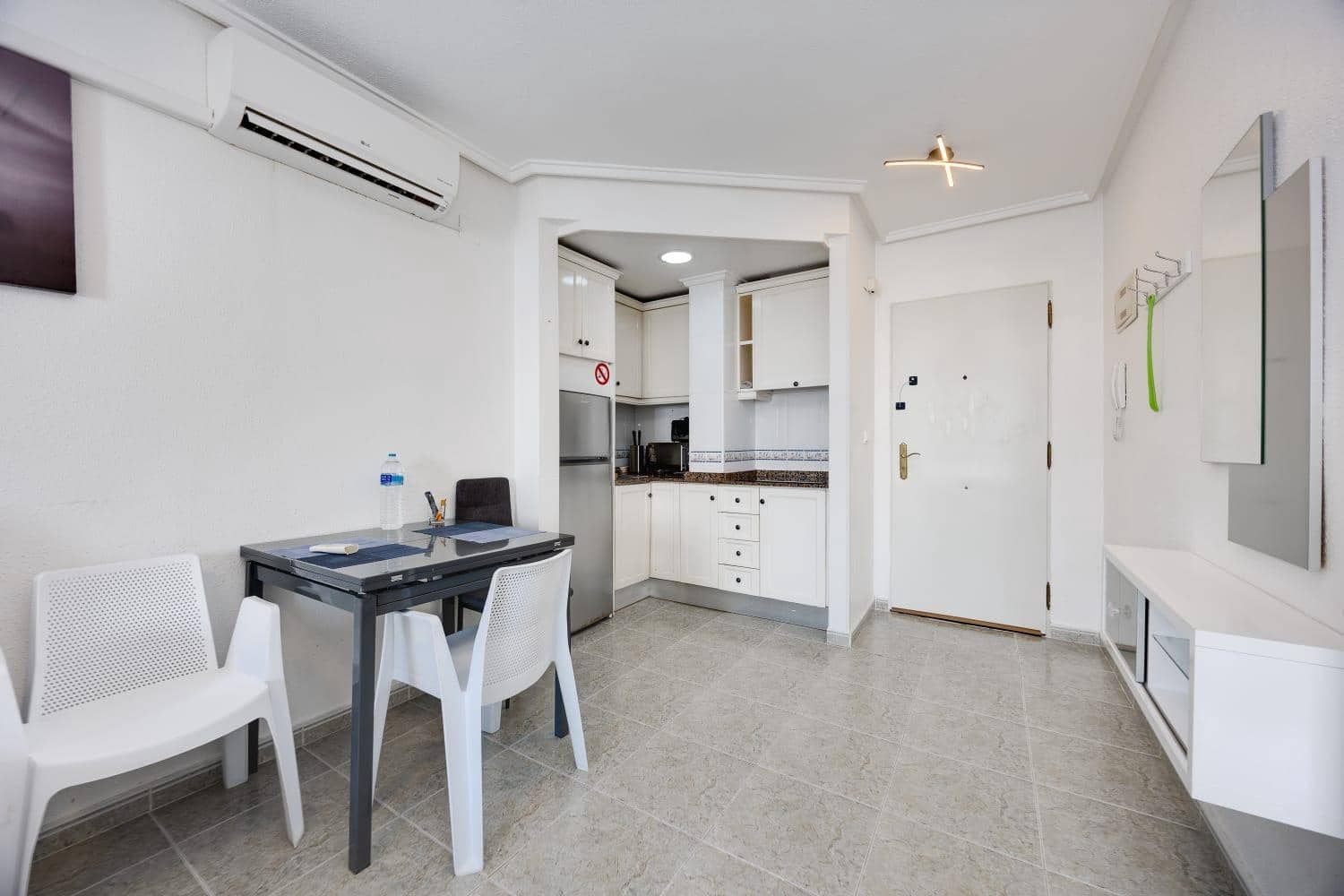 2 sypialnia Apartament na sprzedaż w Torrevieja z basenem - 143 000 € (Ref: 10007454)