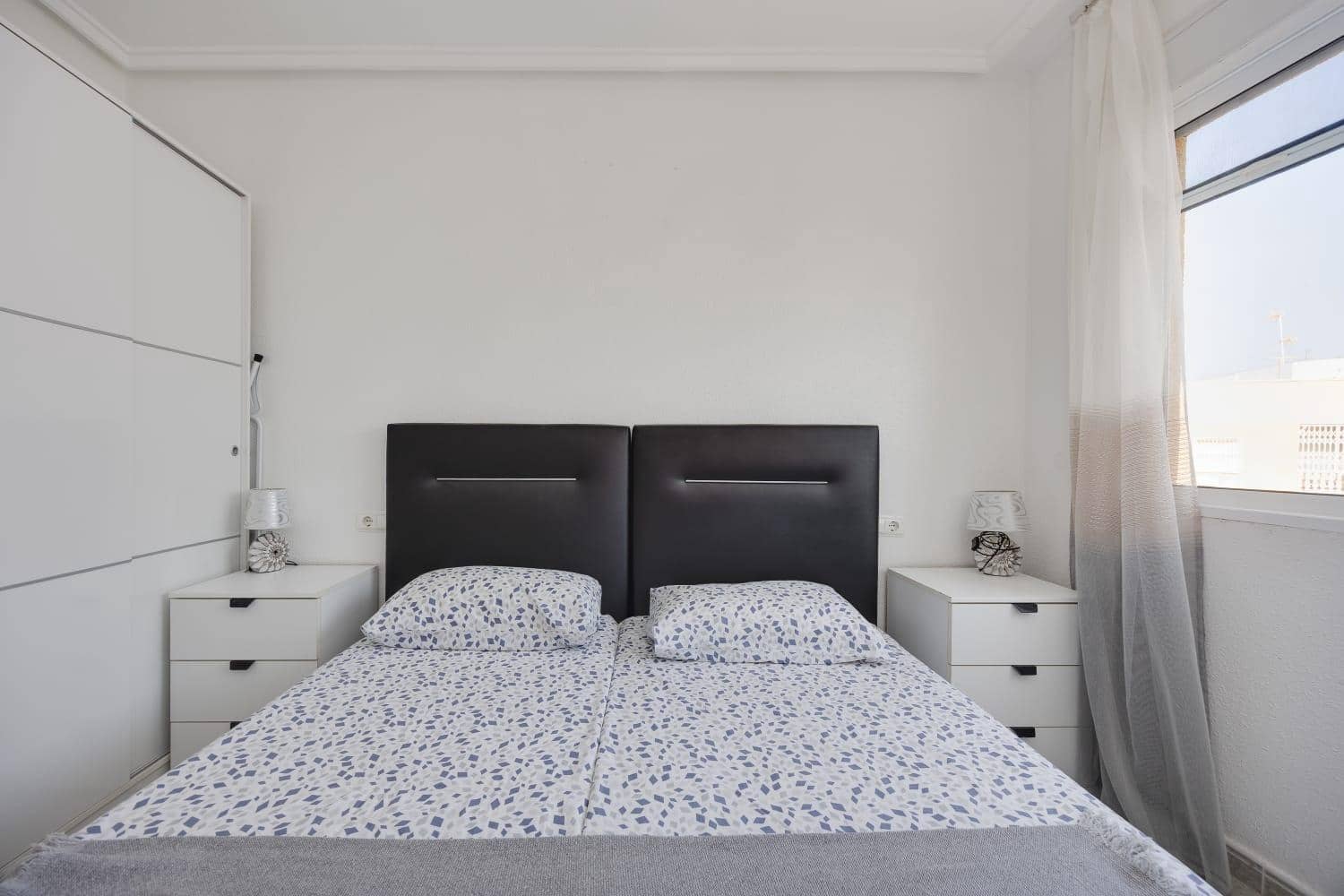 2 sypialnia Apartament na sprzedaż w Torrevieja z basenem - 143 000 € (Ref: 10007454)