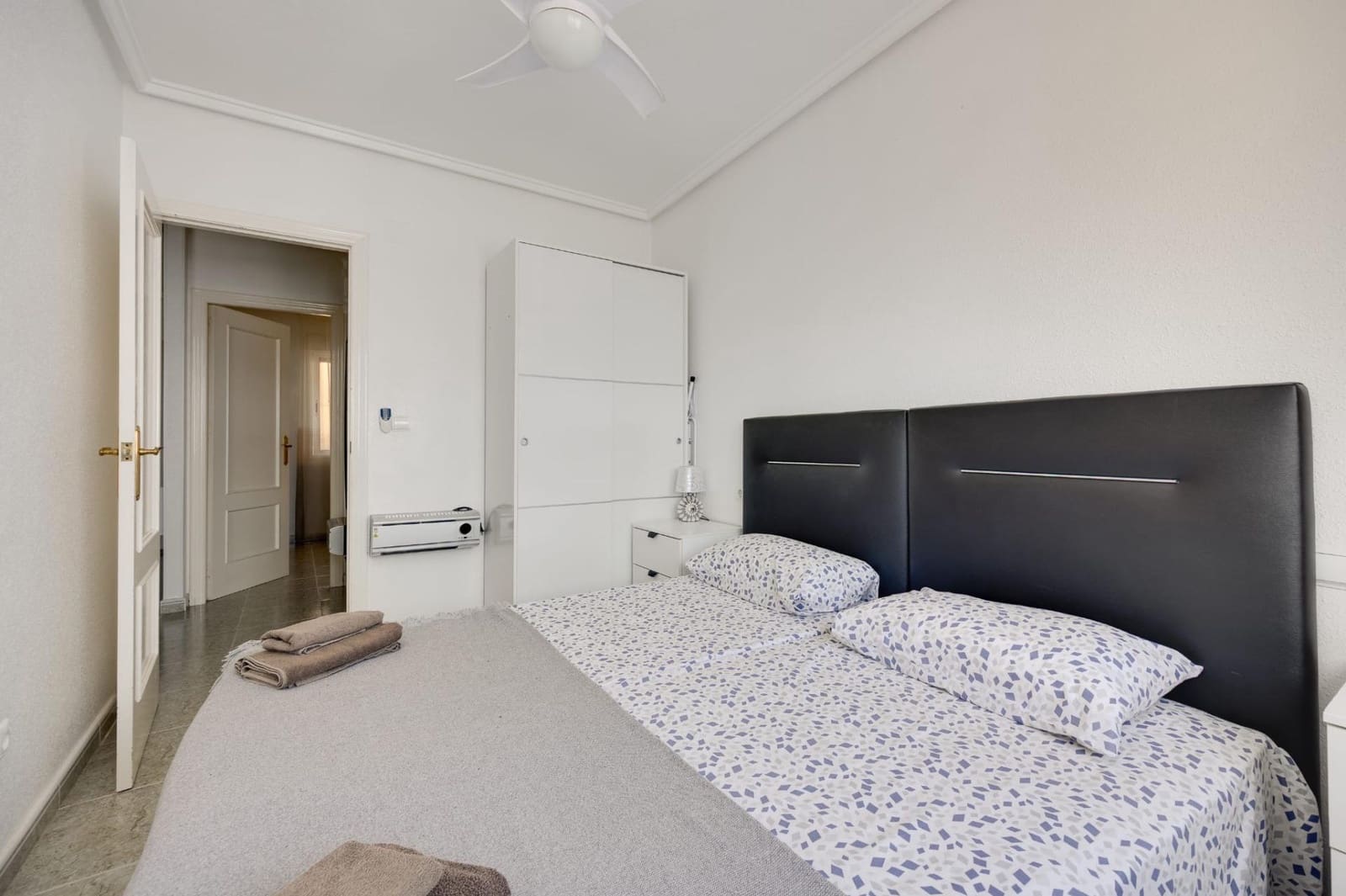 2 sypialnia Apartament na sprzedaż w Torrevieja z basenem - 143 000 € (Ref: 10007454)