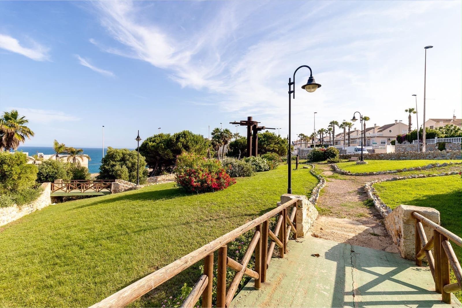 Ático de 2 habitaciones en Torrevieja en venta - 147.000 € (Ref: 10009257)