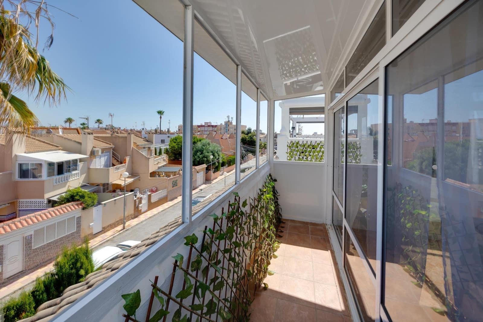Ático de 2 habitaciones en Torrevieja en venta - 147.000 € (Ref: 10009257)