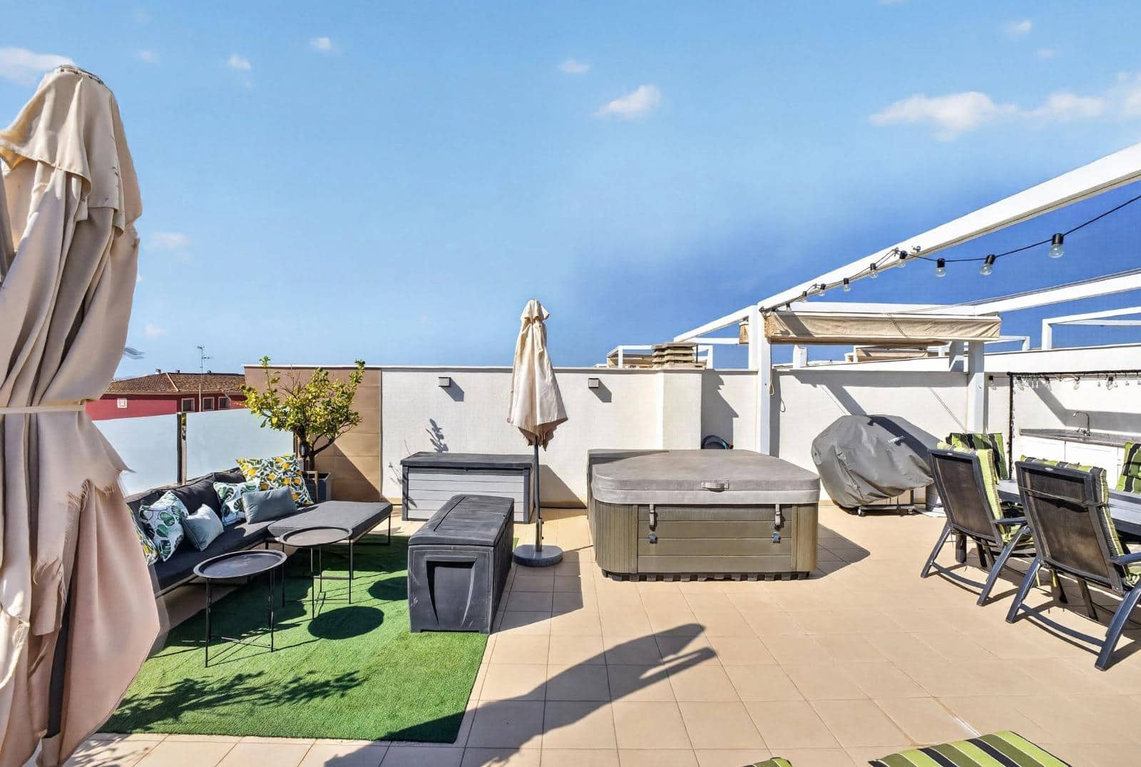Ático de 2 habitaciones en Torre de la Horadada en venta con piscina - 285.000 € (Ref: 10011611)