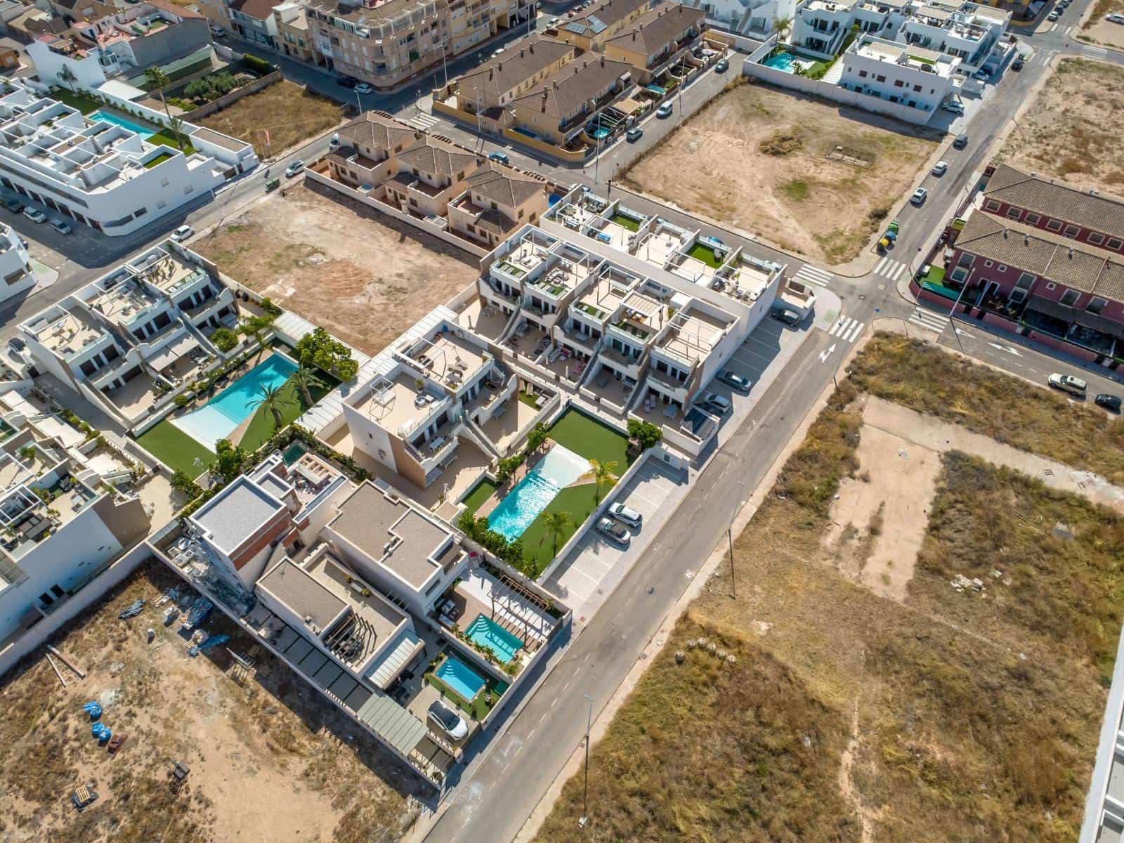 Ático de 2 habitaciones en Torre de la Horadada en venta con piscina - 285.000 € (Ref: 10011611)
