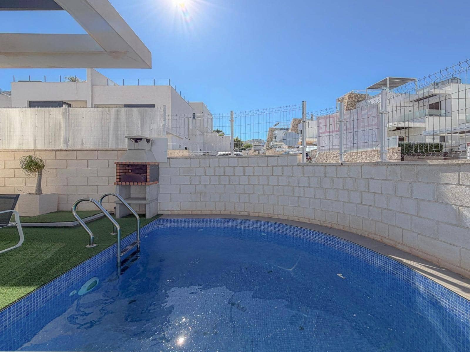 3 Zimmer Doppelhaus zu verkaufen in Orihuela Costa mit Pool - 289.900 € (Ref: 10013317)