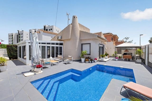 2 slaapkamer Villa te koop in Mil Palmeras, Pilar de la Horadada met zwembad garage - € 379.000 (Ref: 10015765)