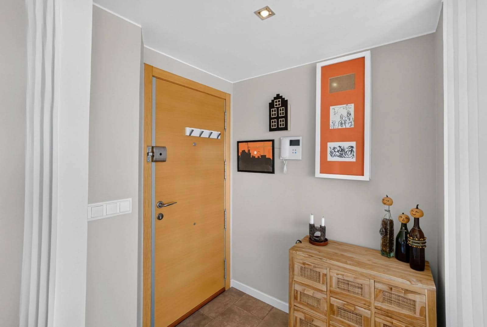 2 bedroom Penthouse for sale in Torrevieja - € 299,000 (Ref: 10015766)