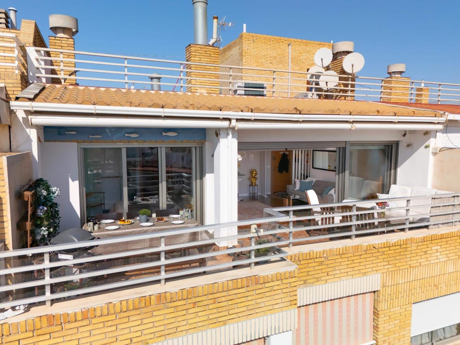 2 bedroom Penthouse for sale in Torrevieja - € 299,000 (Ref: 10015766)
