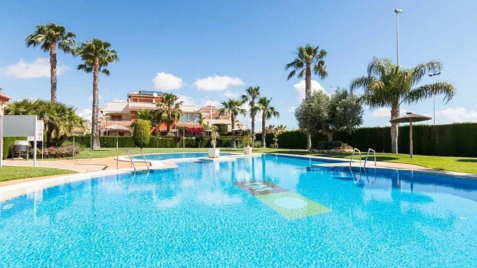 2 bedroom Penthouse for sale in Orihuela Costa with pool - € 229,900 (Ref: 10017662)