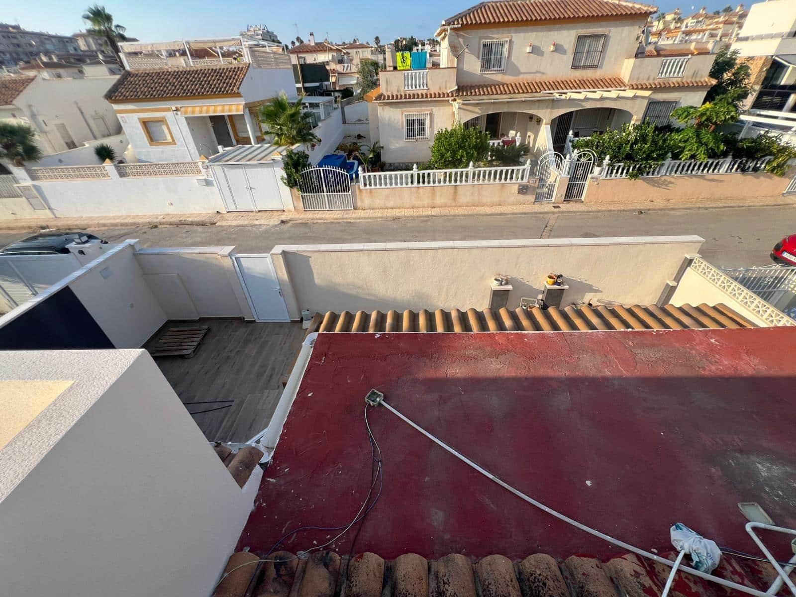 Bungalow de 2 habitaciones en Torrevieja en venta con piscina - 260.000 € (Ref: 10019179)