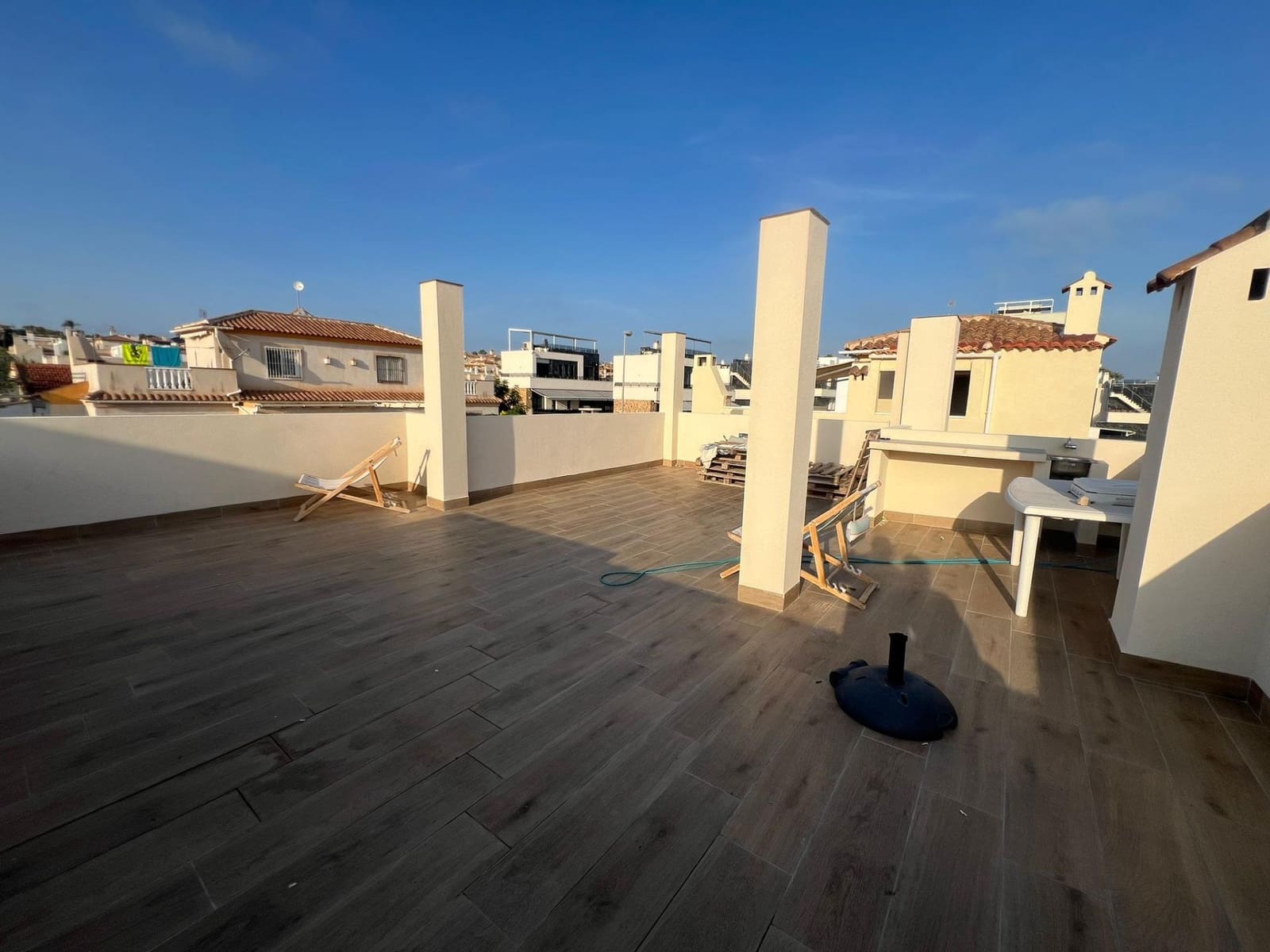 Bungalow de 2 habitaciones en Torrevieja en venta con piscina - 260.000 € (Ref: 10019179)