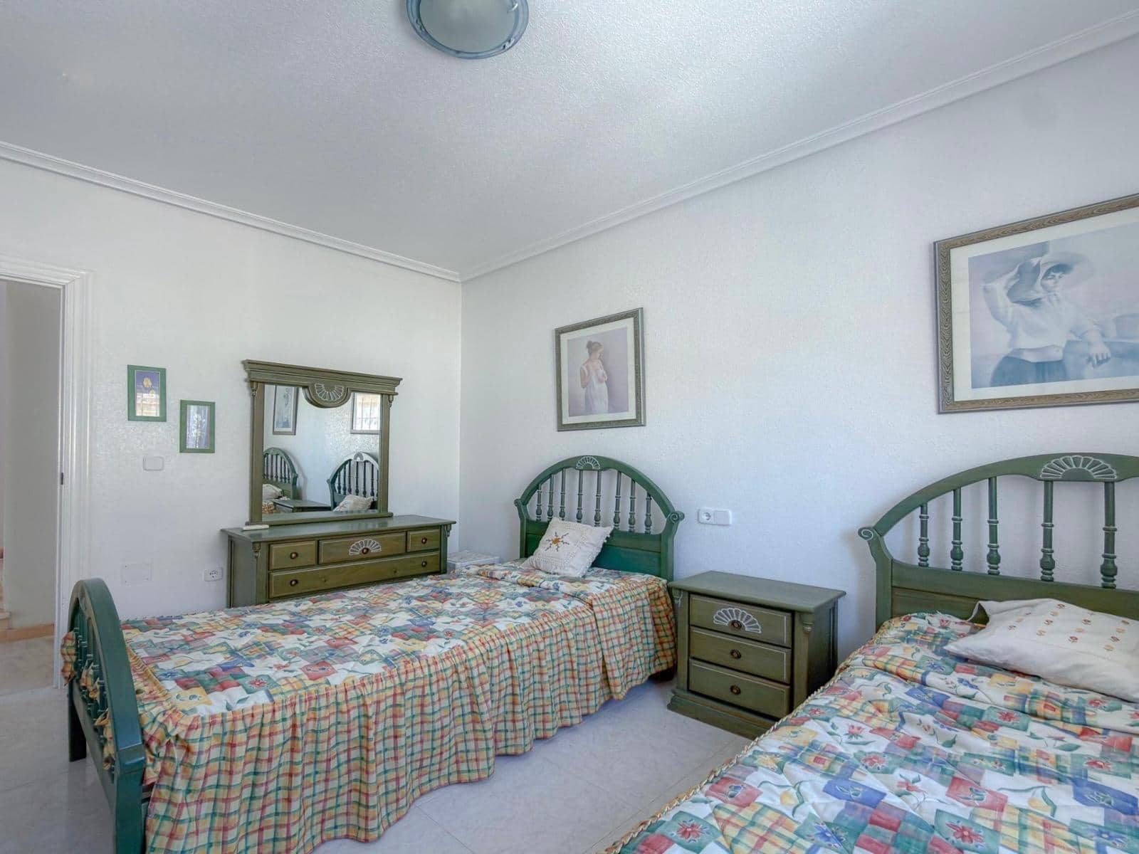 3 bedroom Villa for sale in Orihuela Costa with pool - € 249,900 (Ref: 10025909)
