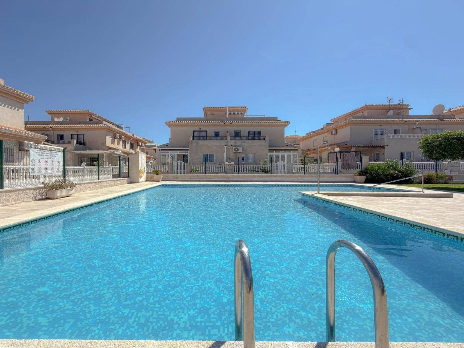 3 bedroom Villa for sale in Orihuela Costa with pool - € 249,900 (Ref: 10025909)