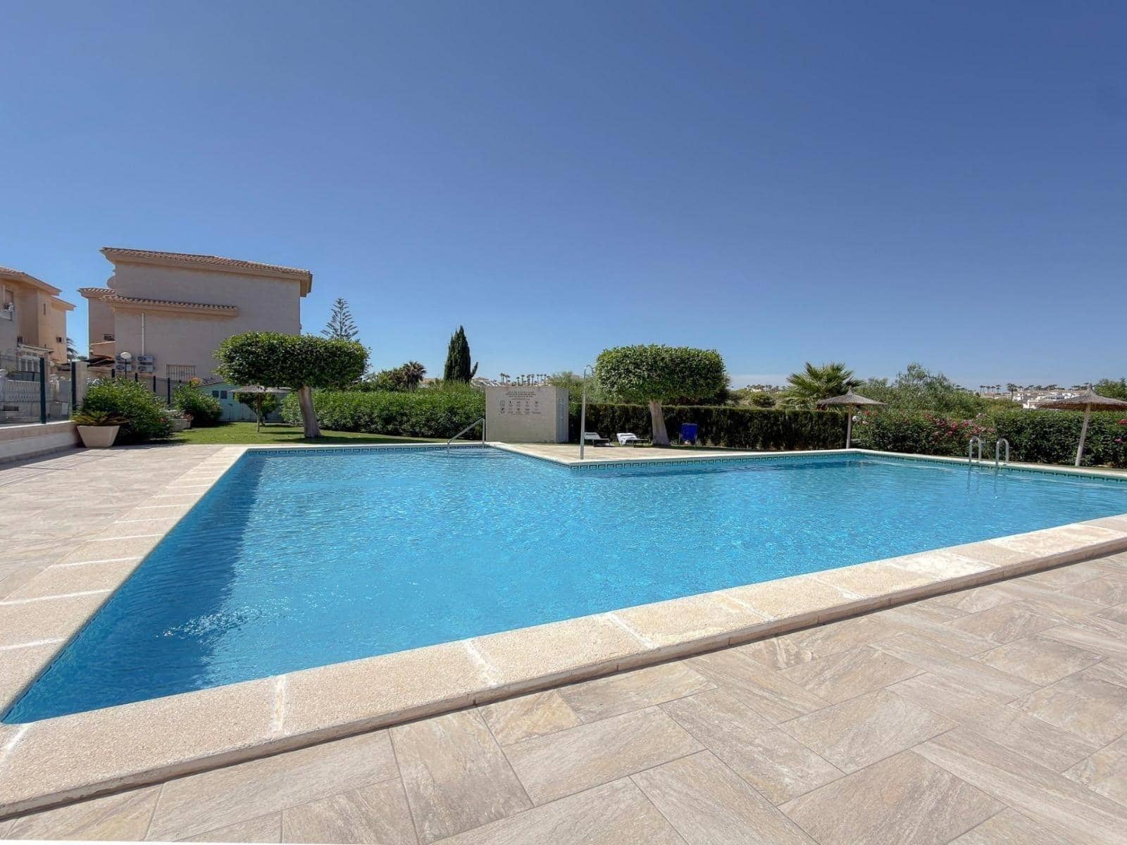 3 bedroom Villa for sale in Orihuela Costa with pool - € 249,900 (Ref: 10025909)