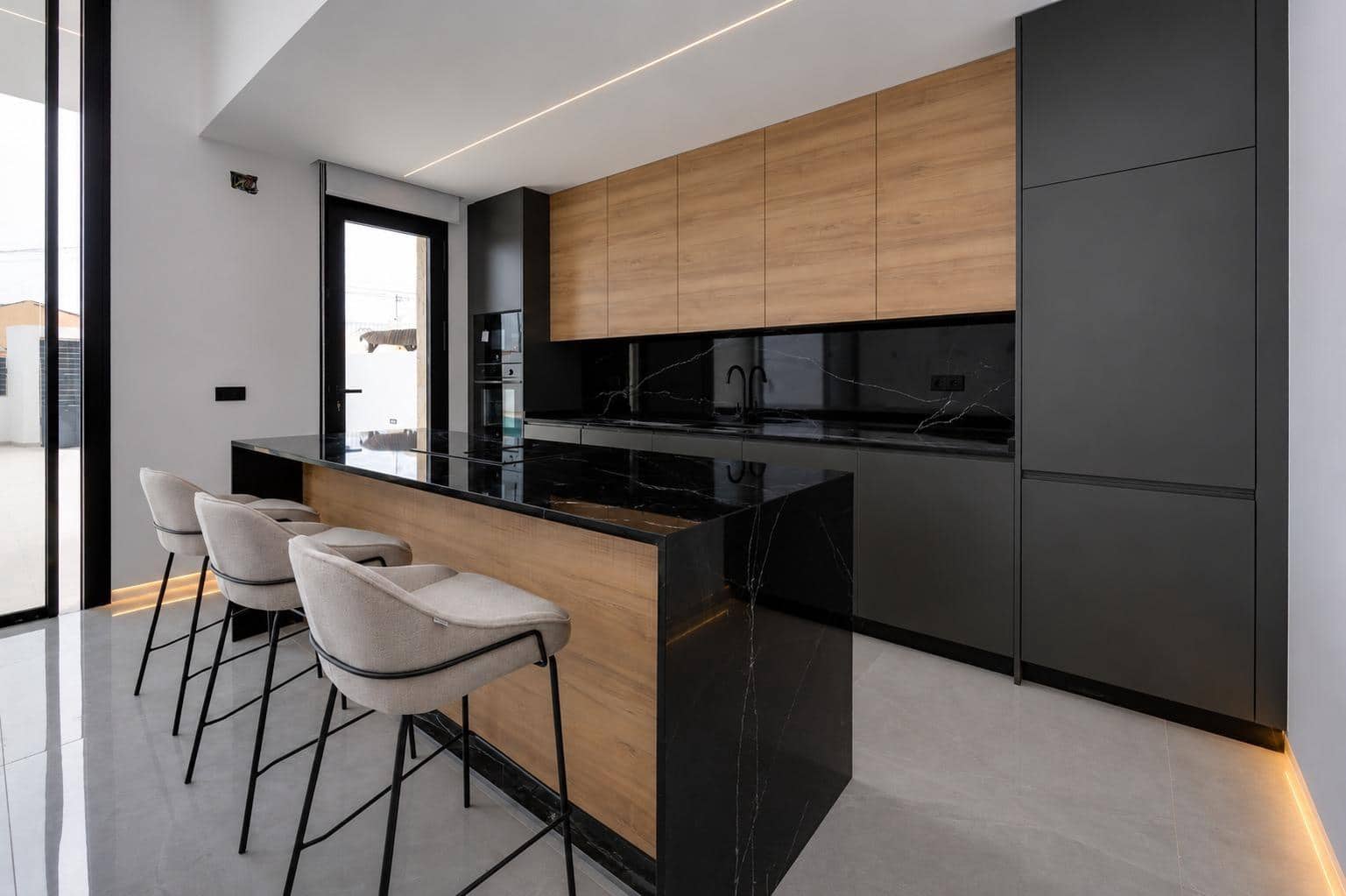 3 soveværelse Villa til salg i Torrevieja med swimmingpool - € 790.000 (Ref: 10030710)