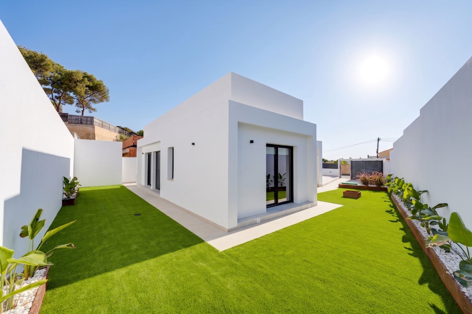 3 soveværelse Villa til salg i Torrevieja med swimmingpool - € 790.000 (Ref: 10030710)