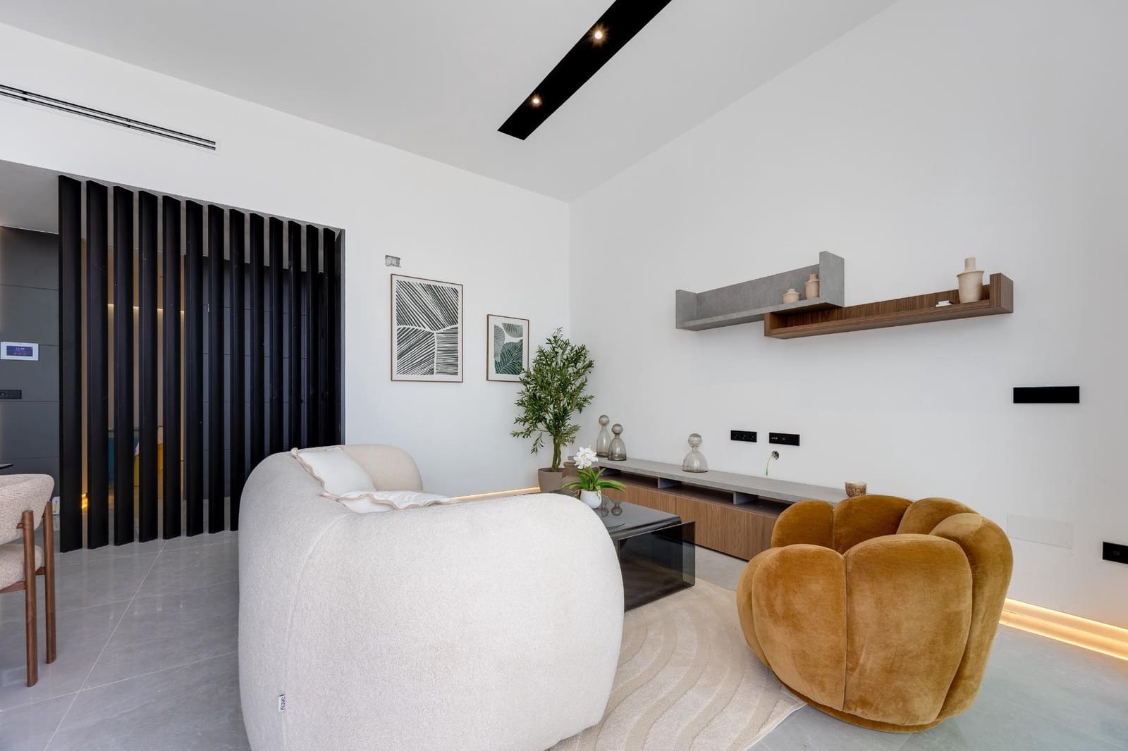 3 soveværelse Villa til salg i Torrevieja med swimmingpool - € 790.000 (Ref: 10030710)