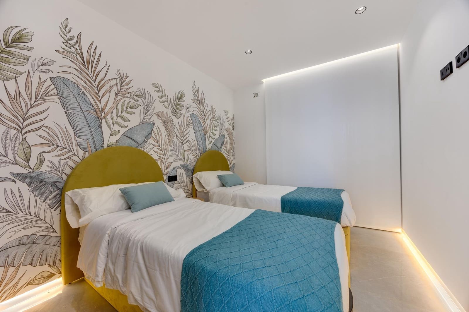3 soveværelse Villa til salg i Torrevieja med swimmingpool - € 790.000 (Ref: 10030710)