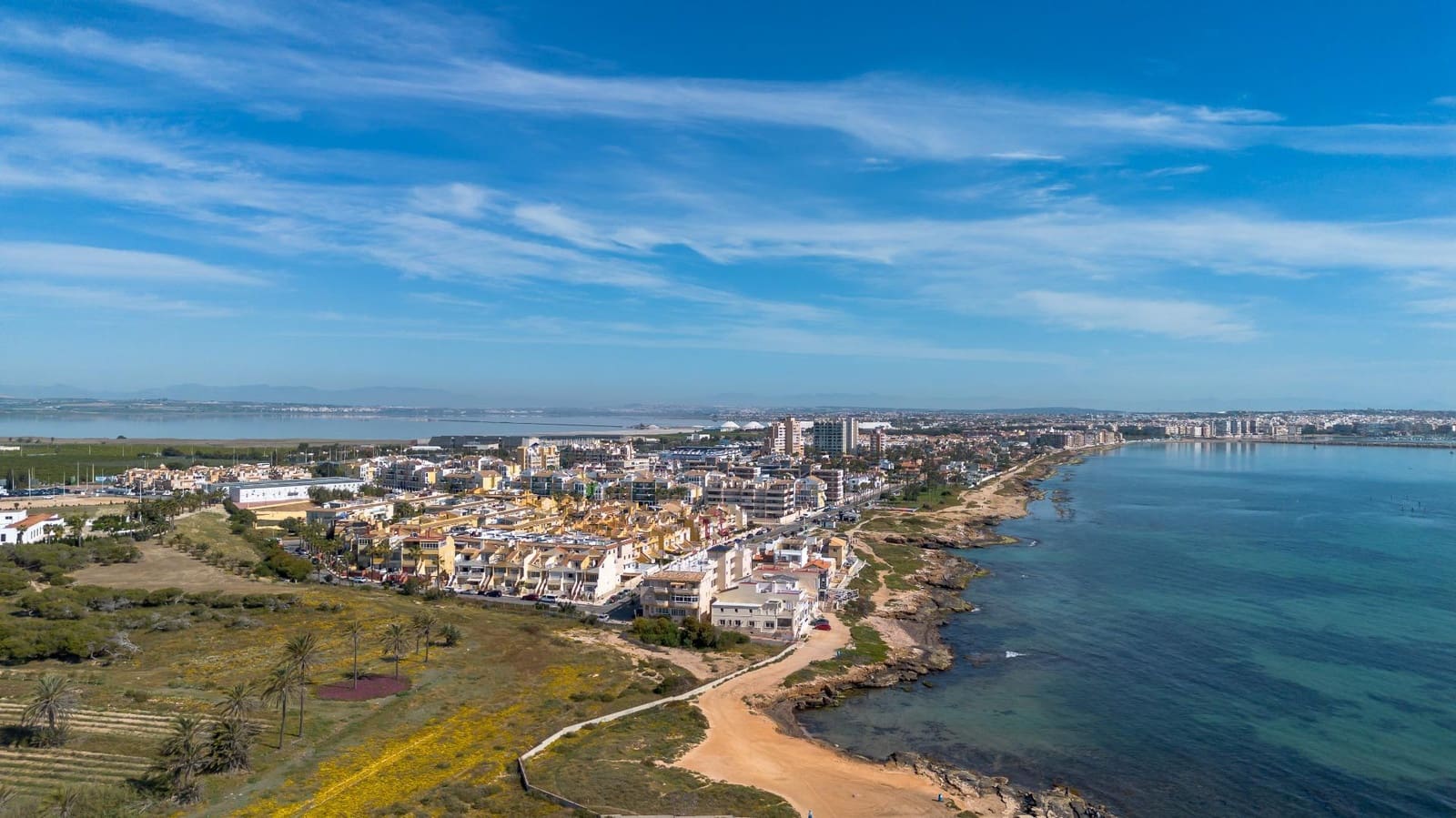 3 soveværelse Villa til salg i Torrevieja med swimmingpool - € 790.000 (Ref: 10030710)