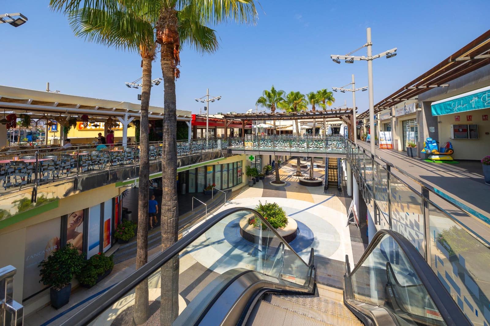 3 soveværelse Villa til salg i Torrevieja med swimmingpool - € 790.000 (Ref: 10030710)