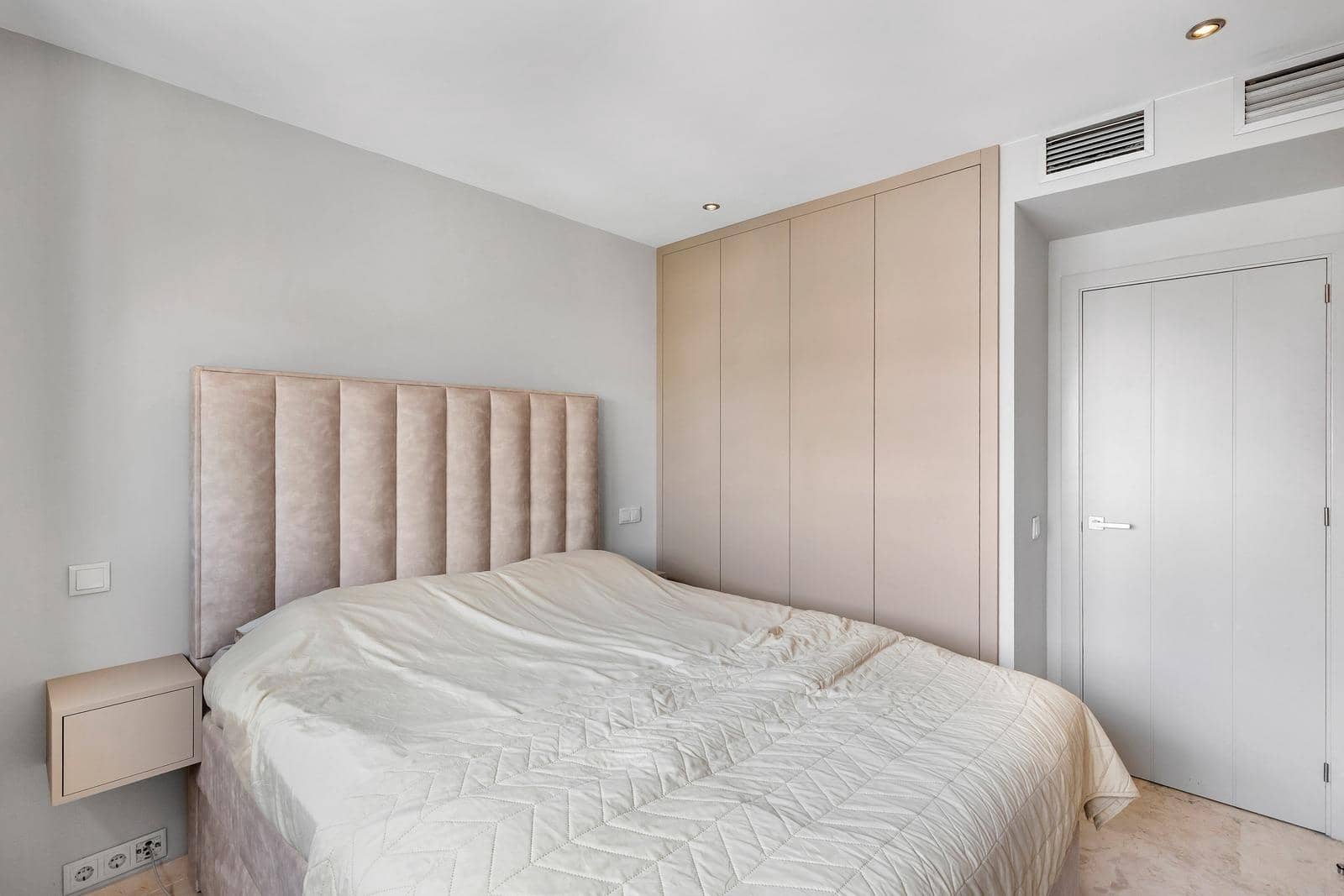 Ático de 3 habitaciones en Punta Prima en venta con piscina garaje - 449.000 € (Ref: 10038442)
