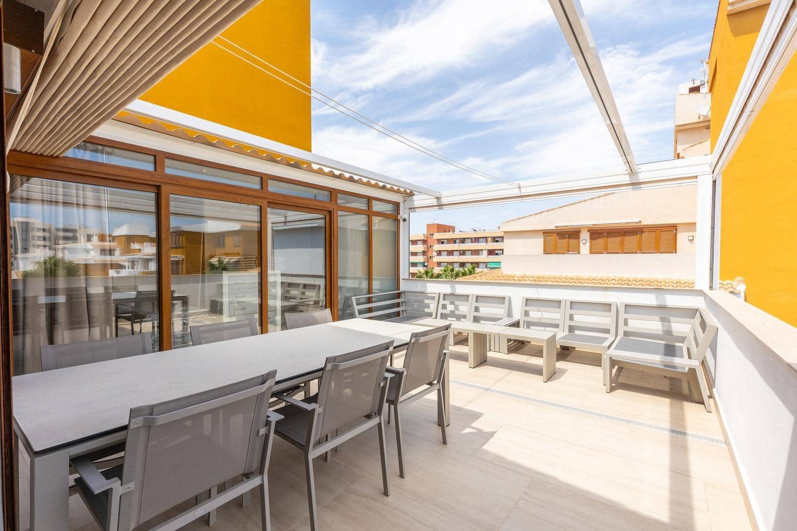 Ático de 3 habitaciones en Punta Prima en venta con piscina garaje - 449.000 € (Ref: 10038442)