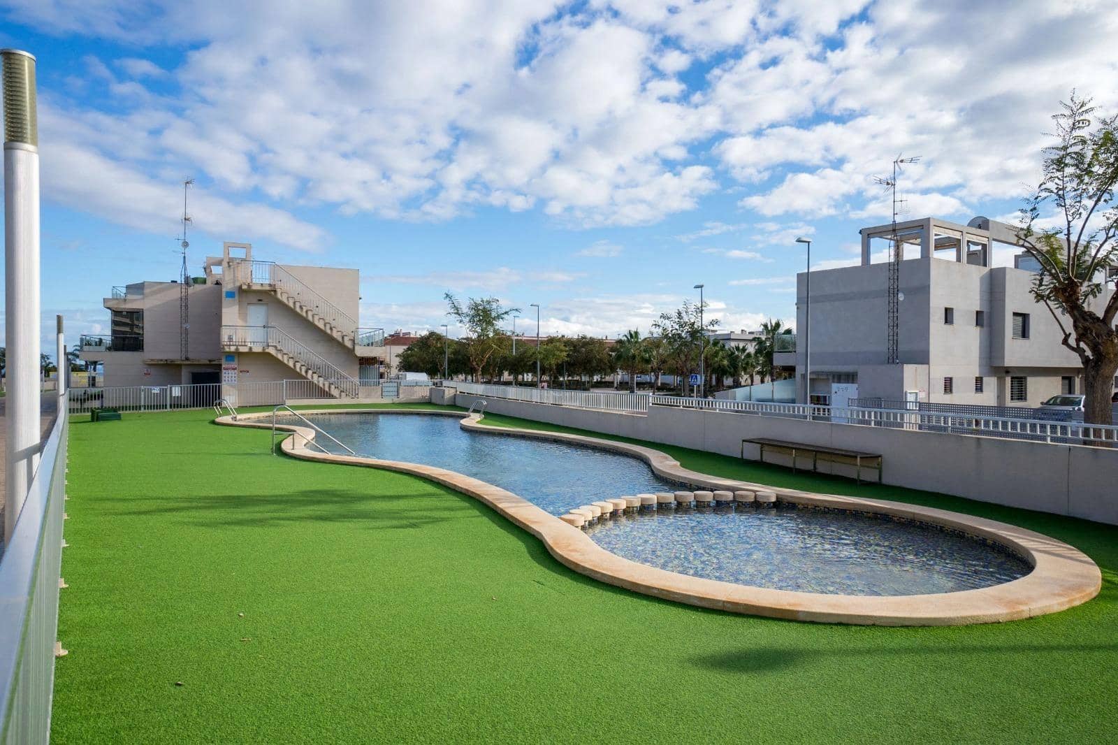 2 quarto Apartamento para venda em Pilar de la Horadada com piscina - 240 000 € (Ref: 10045225)