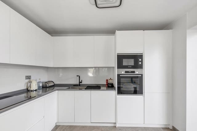 6 sypialnia Willa na sprzedaż w Los Balcones z basenem garażem - 849 000 € (Ref: 10045226)