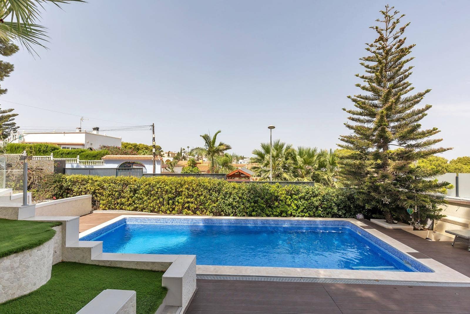 6 sypialnia Willa na sprzedaż w Los Balcones z basenem garażem - 849 000 € (Ref: 10045226)