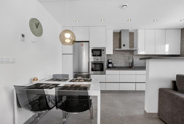 2 Zimmer Apartment zu verkaufen in Punta Prima, Torrevieja mit Pool Garage - 284.000 € (Ref: 10050353)