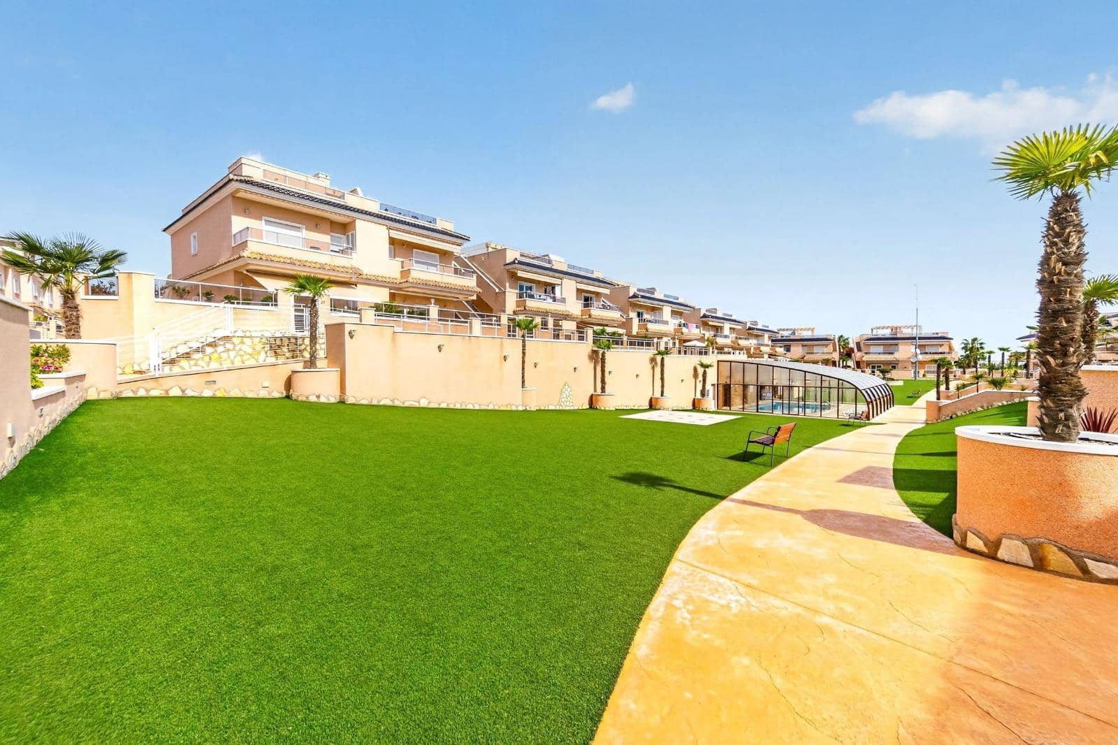 2 Zimmer Apartment zu verkaufen in Punta Prima mit Pool Garage - 284.000 € (Ref: 10050353)