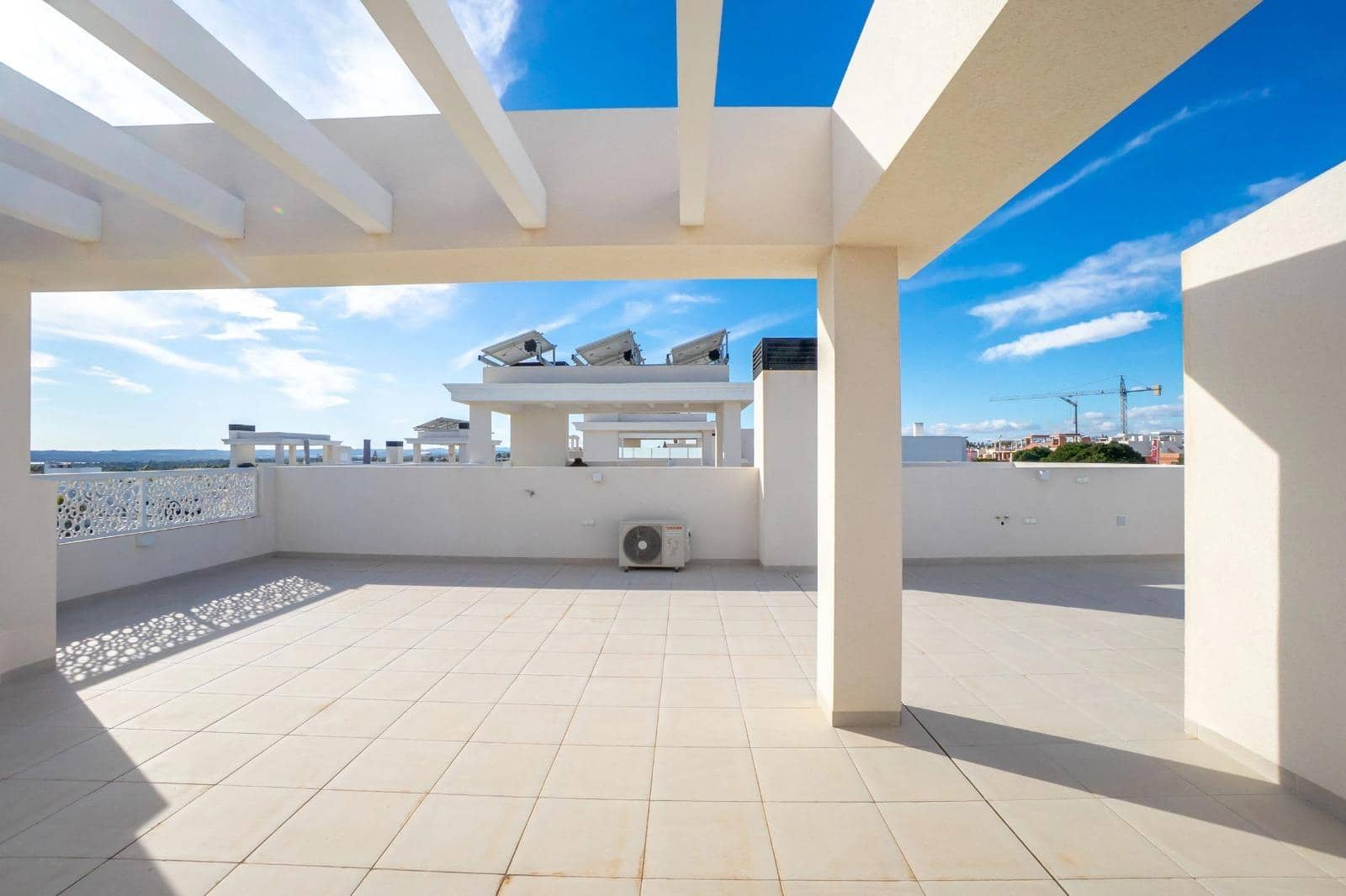 Ático de 2 habitaciones en Rojales en venta con piscina - 329.000 € (Ref: 10055499)