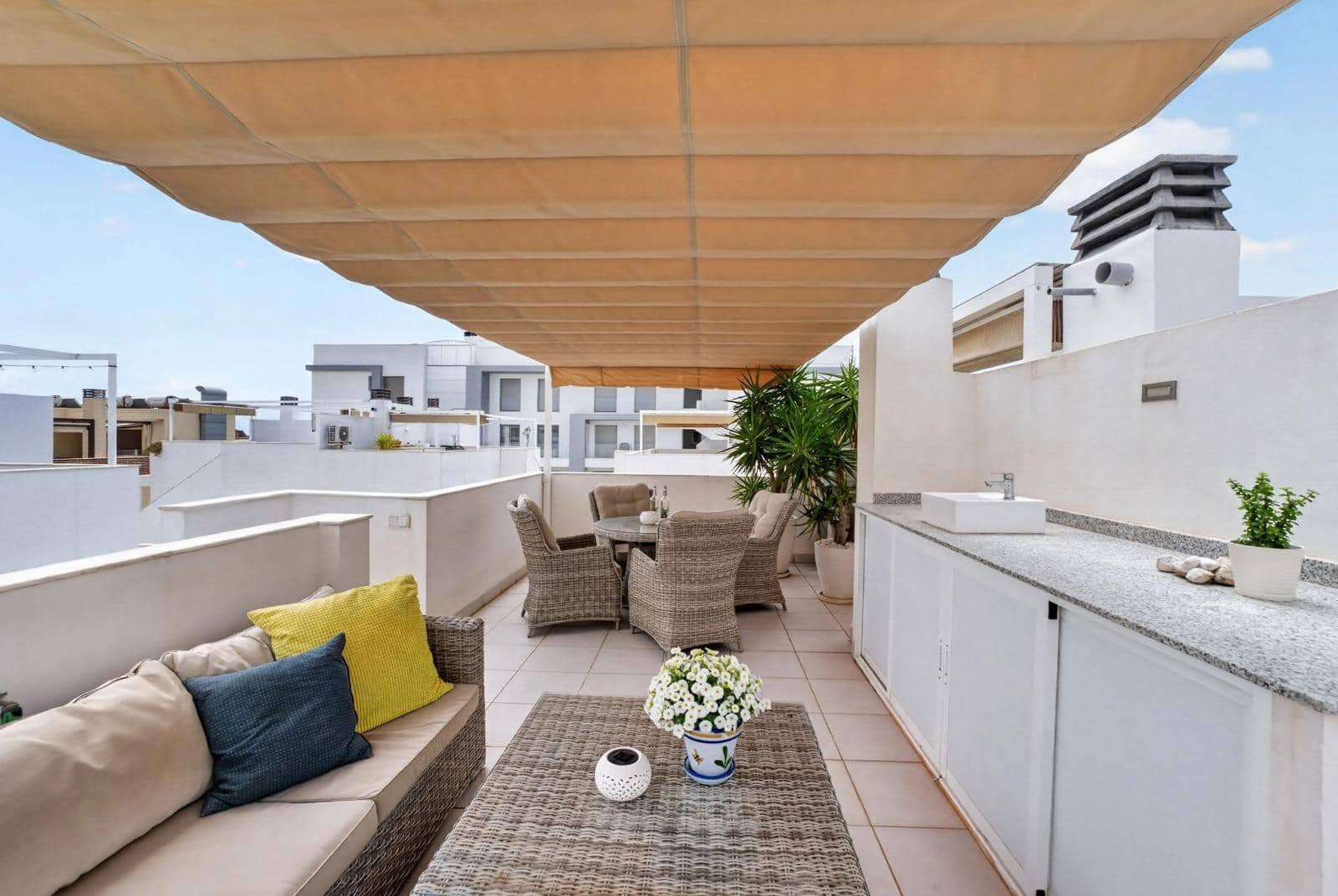 3 slaapkamer Rijtjeshuis te koop in Orihuela Costa met zwembad garage - € 329.000 (Ref: 10059426)