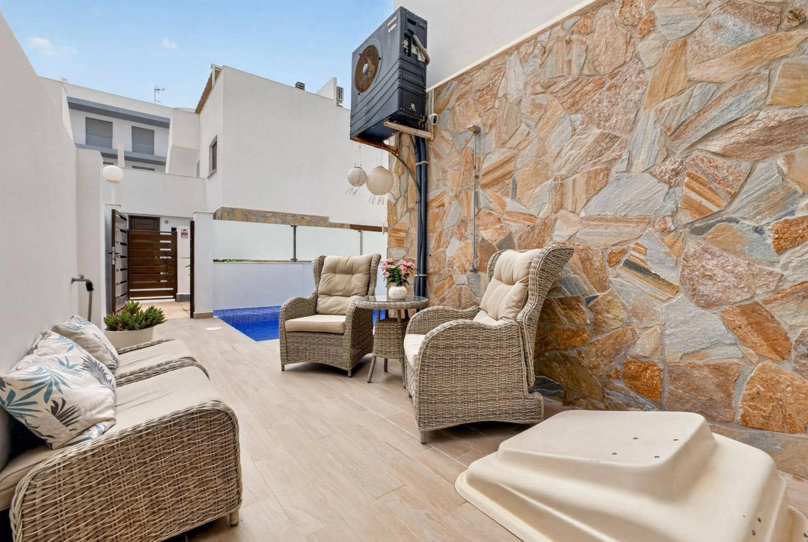 3 slaapkamer Rijtjeshuis te koop in Orihuela Costa met zwembad garage - € 329.000 (Ref: 10059426)