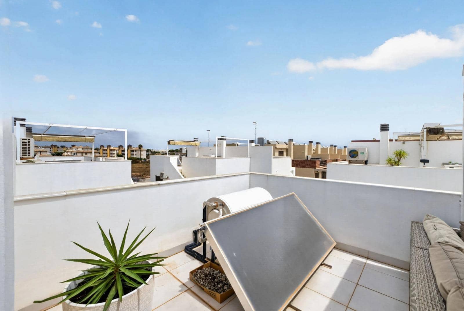 3 slaapkamer Rijtjeshuis te koop in Orihuela Costa met zwembad garage - € 329.000 (Ref: 10059426)