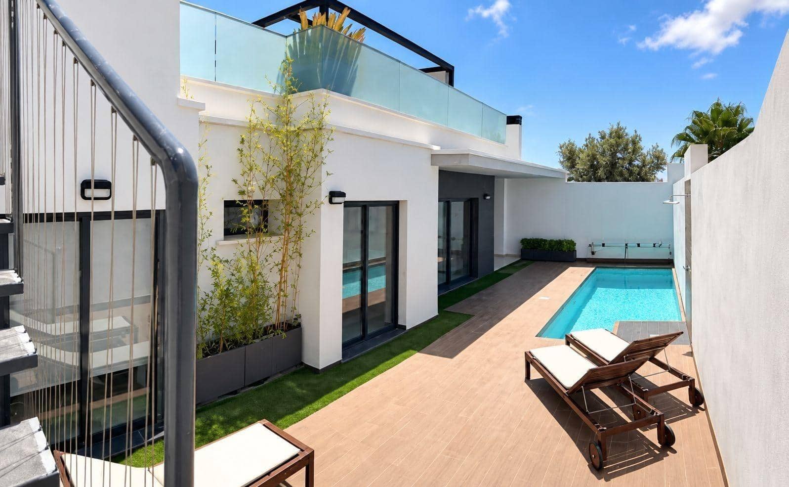 3 soveværelse Villa til salg i Orihuela Costa med swimmingpool - € 450.000 (Ref: 10059428)