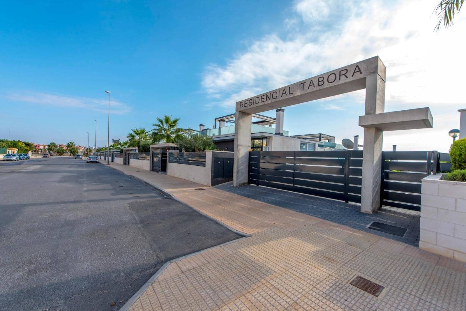 3 chambre Villa/Maison à vendre à Orihuela Costa avec piscine - 395 000 € (Ref: 10070857)