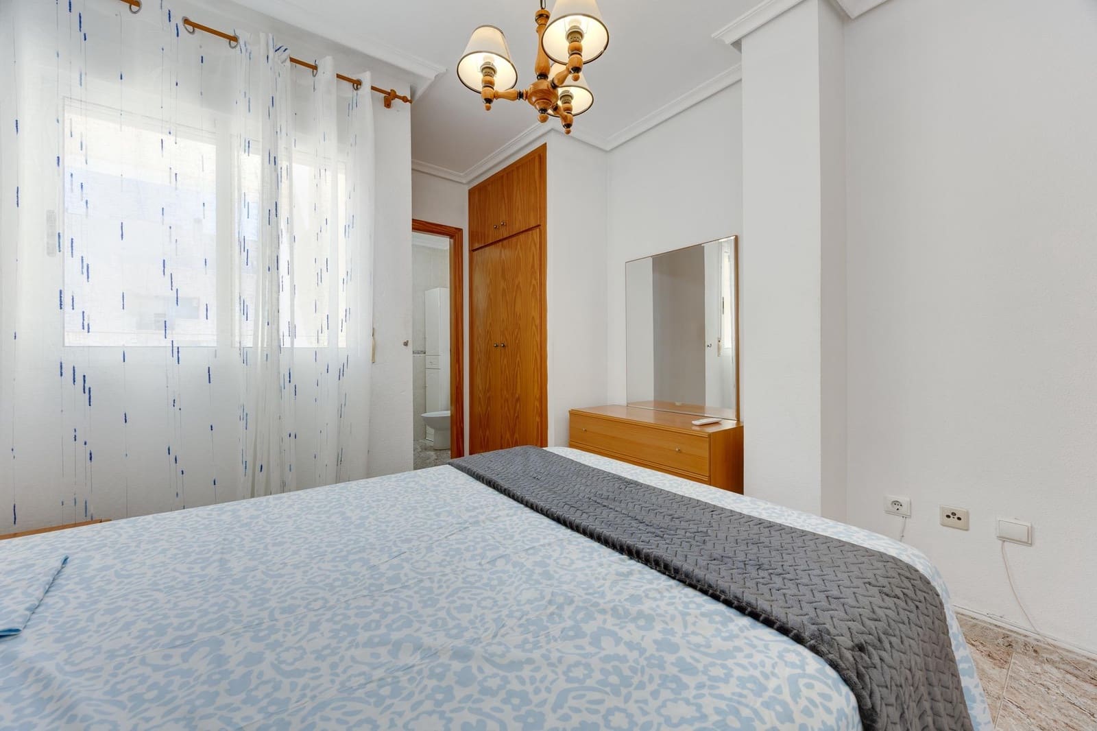 Apartamento de 3 habitaciones en Torrevieja en venta - 169.000 € (Ref: 10072621)