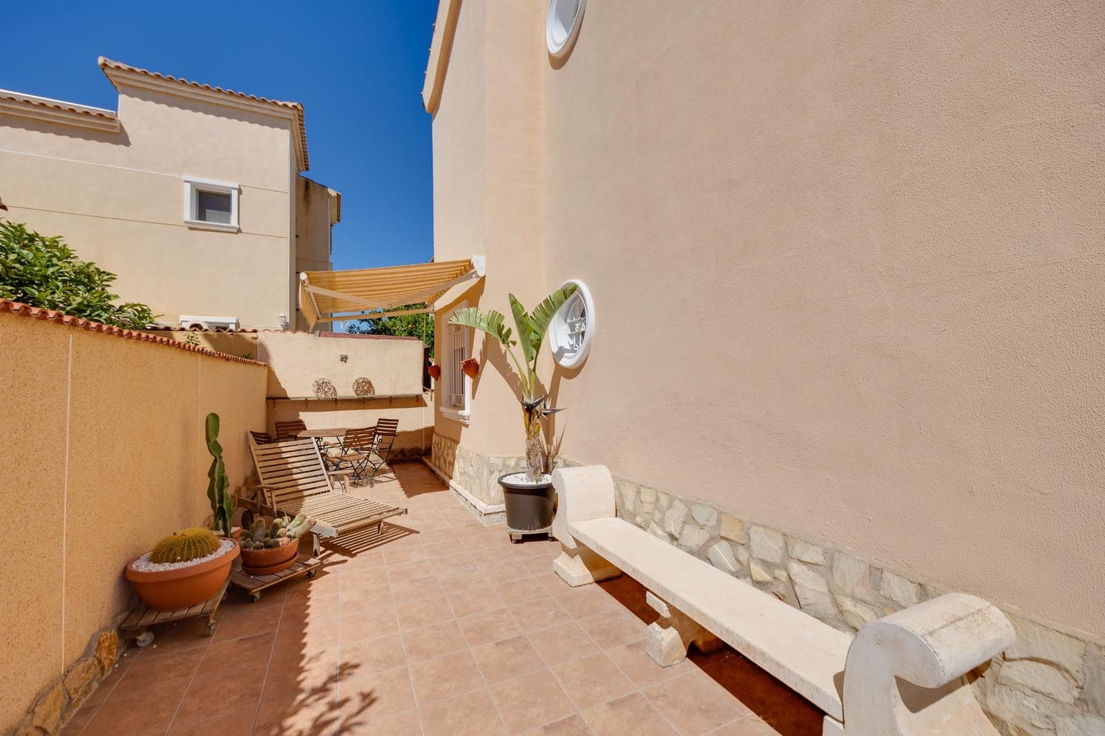 3 soverom Villa til salgs i Orihuela Costa med svømmebasseng - € 229 000 (Ref: 10089625)